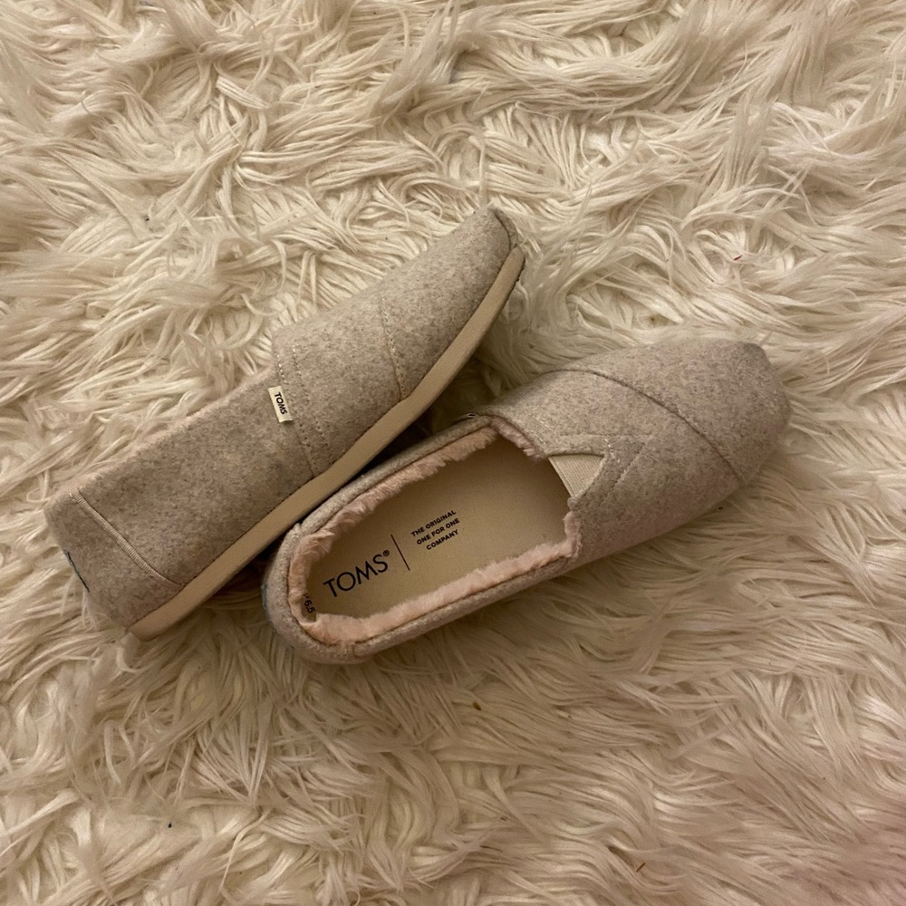 Tom’s slip on shoes with fur lining - Picture 4 of 7